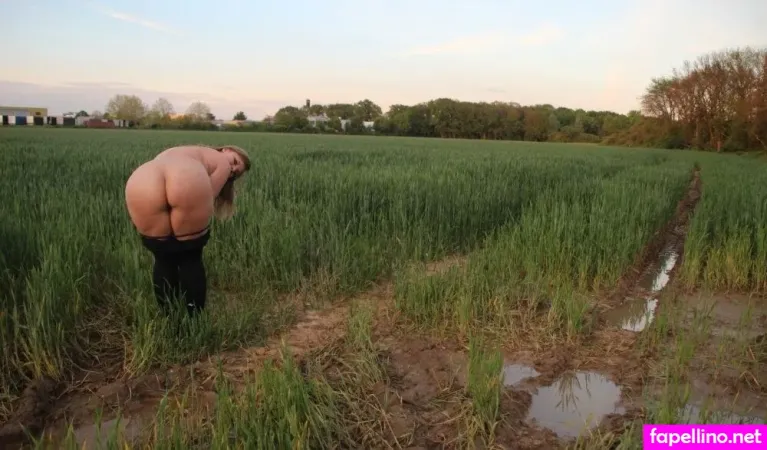 Lina Mila OnlyFans Thumbnail #tqQtE96frq