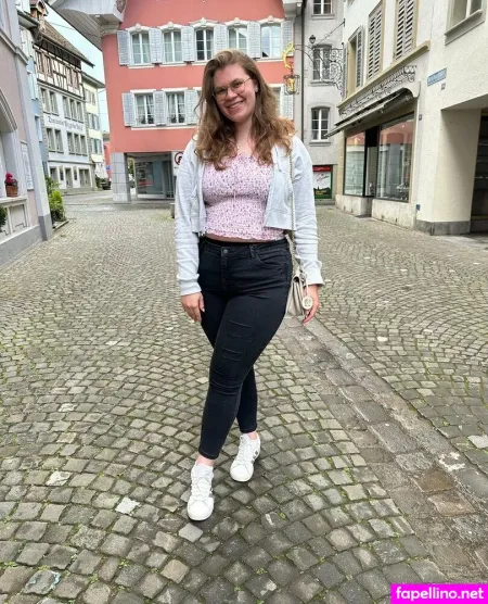 Lina Privat OnlyFans Thumbnail #0fO6c87N0q