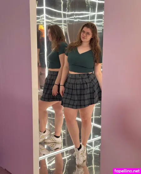 Lina Privat OnlyFans Thumbnail #g4NCAqJfqV