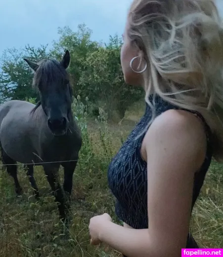 Lina Rode Lidiro OnlyFans Thumbnail #9hn7MJ69ba