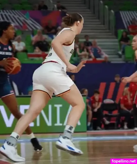 Lina Sontag OnlyFans Thumbnail #Bl3LvRNBMS