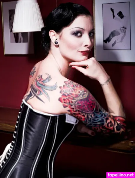 Lina Van De Mars OnlyFans Thumbnail #BpNbfxzE8y