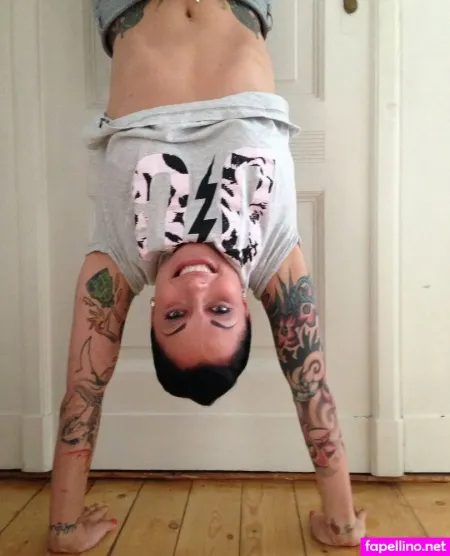 Lina Van De Mars OnlyFans Thumbnail #NmfA0s8If1