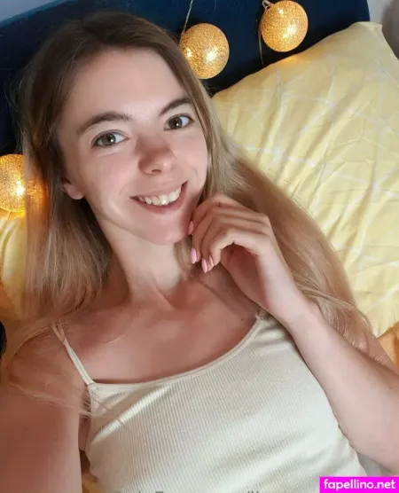 Linaroselinafree OnlyFans Thumbnail #BTZw94v9TF