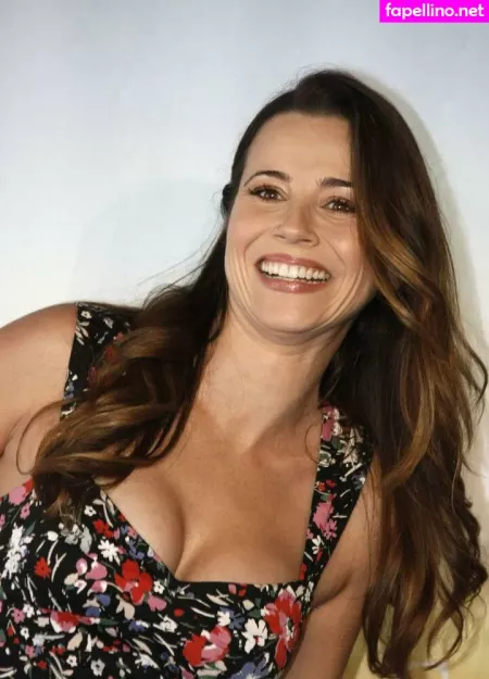Linda Cardellini OnlyFans Thumbnail #B6mlYEOvo4