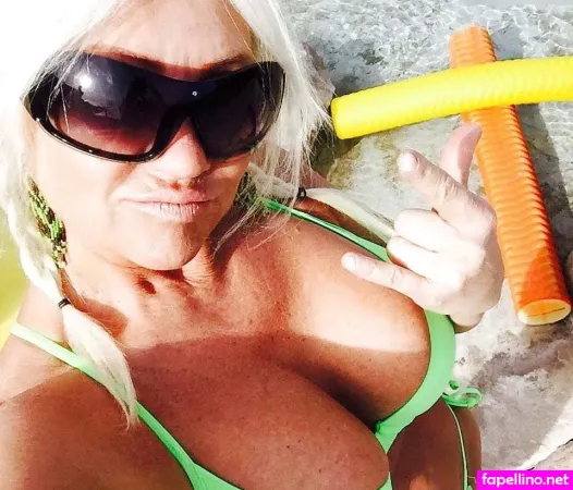 Linda Hogan OnlyFans Thumbnail #1hqPM0d2Em
