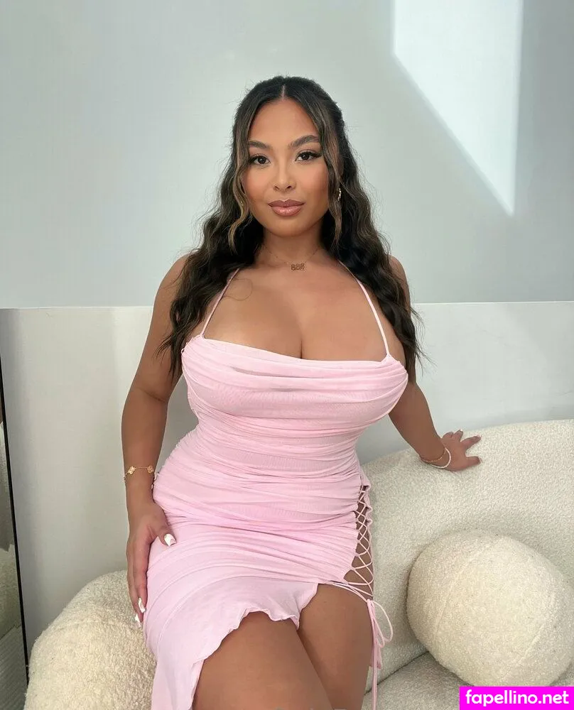 itslindavo, lindavo, lindavoooo Nude Leaked OnlyFans Photo #7EShrEyAYe