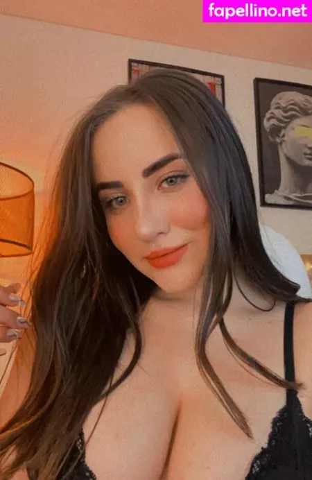 Lindabluee OnlyFans Thumbnail #ZiIRBS2gWv