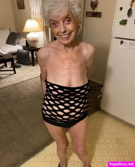 Lindahope1939 OnlyFans Thumbnail #087AzggIz2