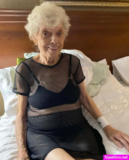 Lindahope1939 OnlyFans Thumbnail #FWF5gNEXJV