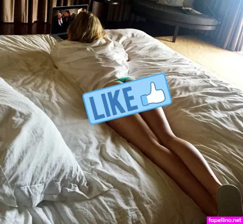 Lindsay Defranco OnlyFans Thumbnail #7wxlFW5zVd