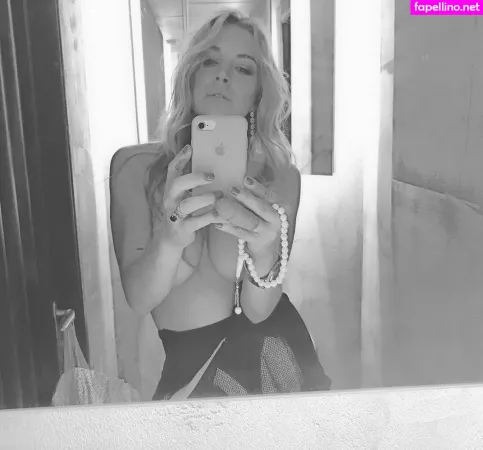 Lindsay Lohan OnlyFans Thumbnail #sbAcrTUKEI