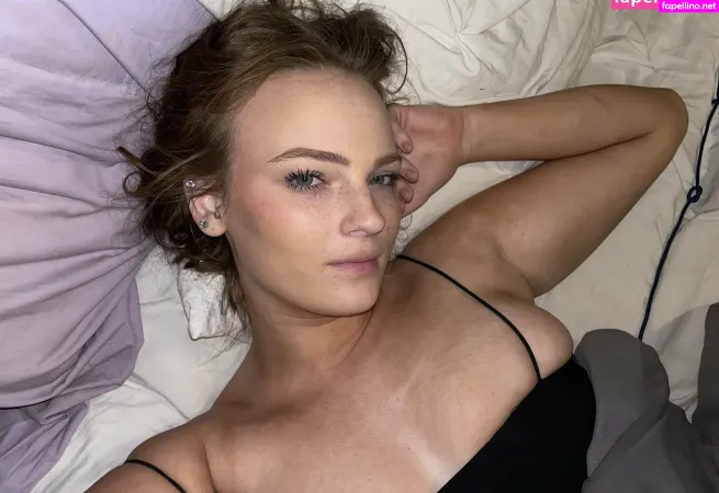 Lindsay Lohann OnlyFans Thumbnail #ibuzTkqemX