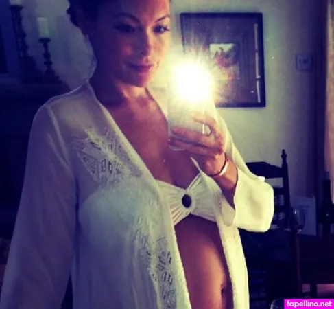 Lindsay Price OnlyFans Thumbnail #V8VFGGUsX7