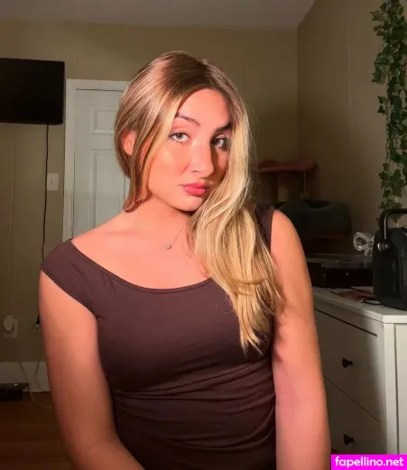 Lindsay Sento OnlyFans Thumbnail #0NKwn6Io63