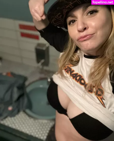 Lindsaymariefelton OnlyFans Thumbnail #OgJN0PRg6m