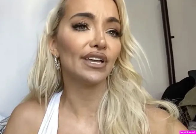 Lindsey Pela OnlyFans Thumbnail #lcCE97XAv9