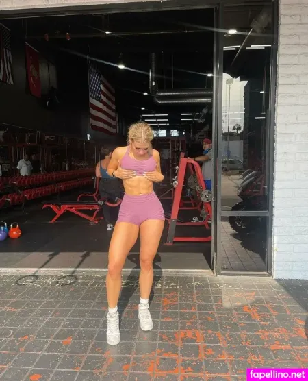 Lindseyrenneee OnlyFans Thumbnail #hayQns6c3A