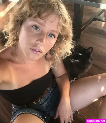 Lindsley Register OnlyFans Thumbnail #KuKRzgvNst