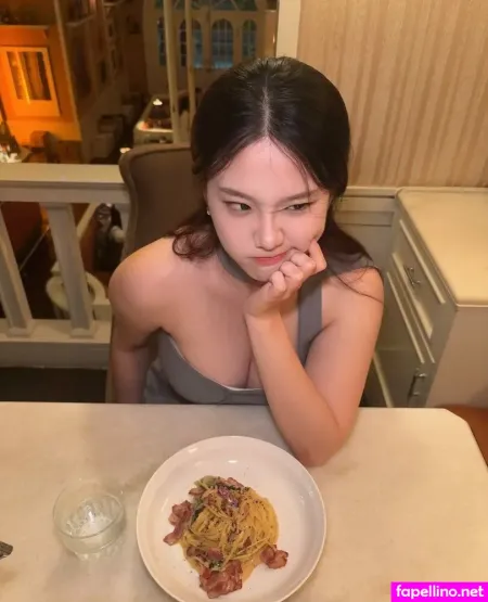Ling 00 Ee OnlyFans Thumbnail #YfmAuyN543