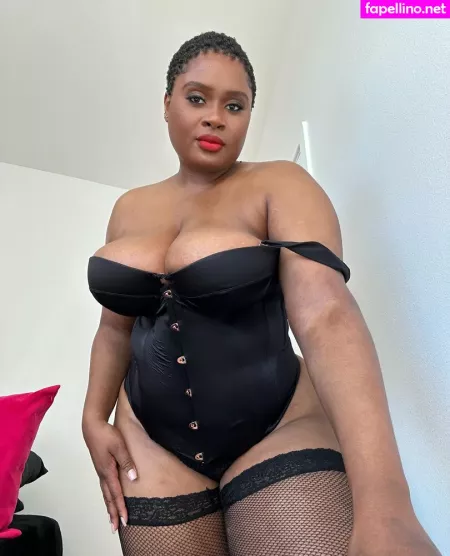 Lingerieloungefree OnlyFans Thumbnail #FKBjHMlQhh