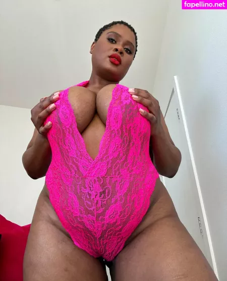 Lingerieloungefree OnlyFans Thumbnail #iAbuuV9LJh
