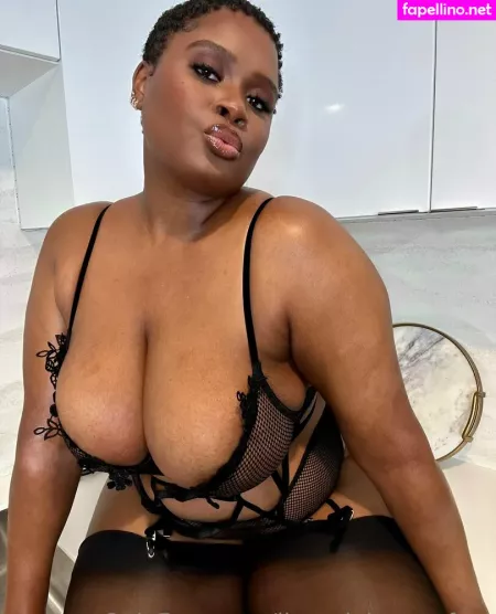 Lingerieloungefree OnlyFans Thumbnail #o0FcoX5Hmv