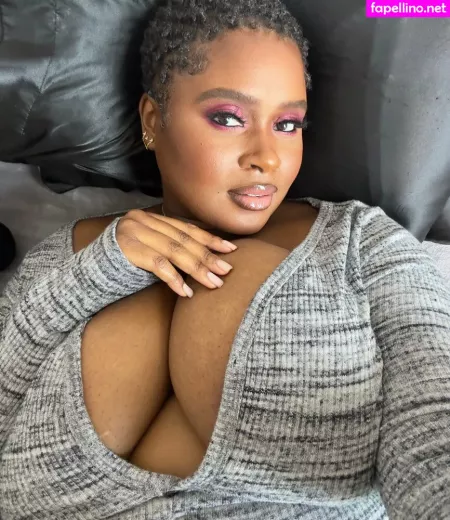 Lingerieloungefree OnlyFans Thumbnail #ukSXsWhhZq