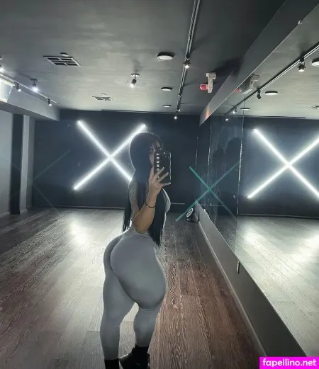 Linnnna OnlyFans Thumbnail #6hMqz9muMY