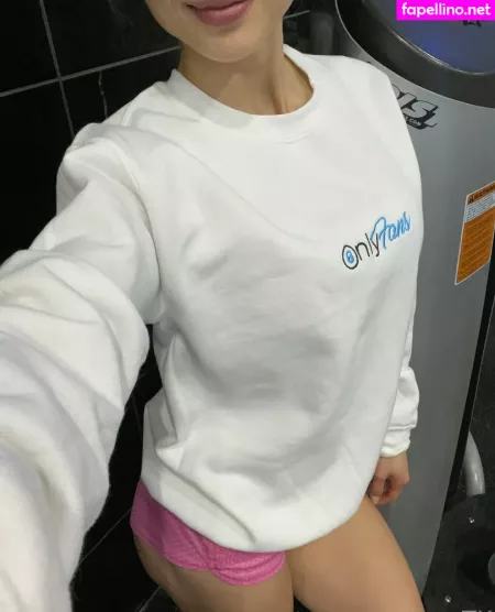 Lioness In The Sun OnlyFans Thumbnail #MwWKlqBJEj