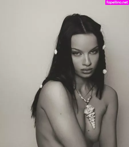 Liora Lapointe OnlyFans Thumbnail #1ValE8THmY