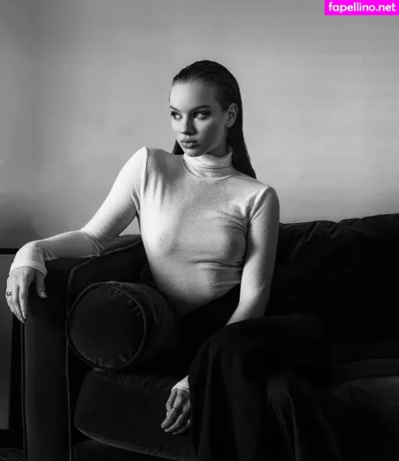 Liora Lapointe OnlyFans Thumbnail #2c6DAG4QVk