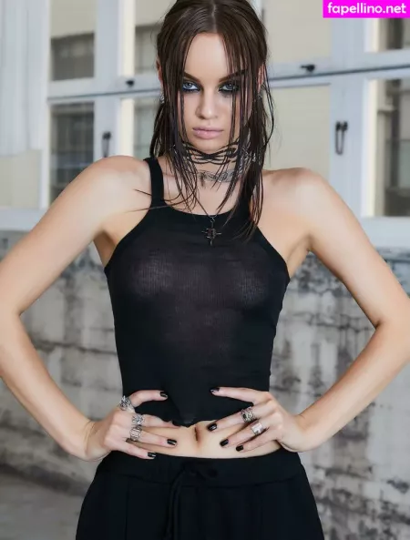 Liora Lapointe OnlyFans Thumbnail #lVqGhGRTJI