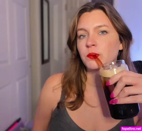 Lippsmacker OnlyFans Thumbnail #u7YqSdfjQQ