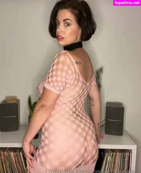 Lipstickandlinernotes OnlyFans Thumbnail #CbWOsxz0Ub