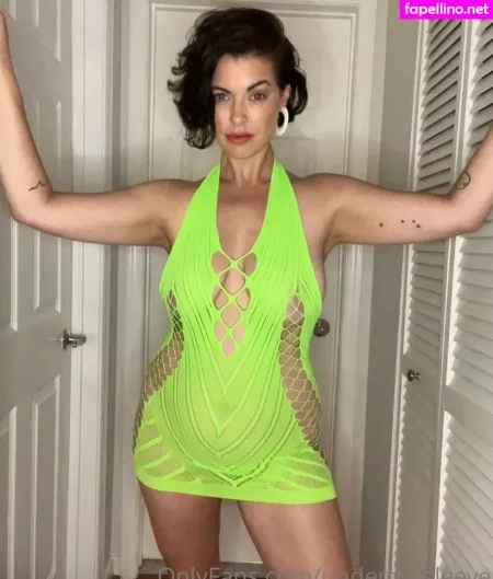 Lipstickandlinernotes OnlyFans Thumbnail #HcTebDX9Z4