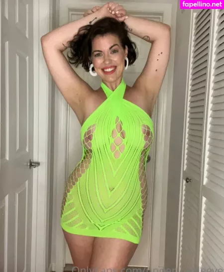 Lipstickandlinernotes OnlyFans Thumbnail #yVO5k4RDoo