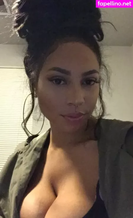 Lipstickthvg OnlyFans Thumbnail #cTnAAy0vU6