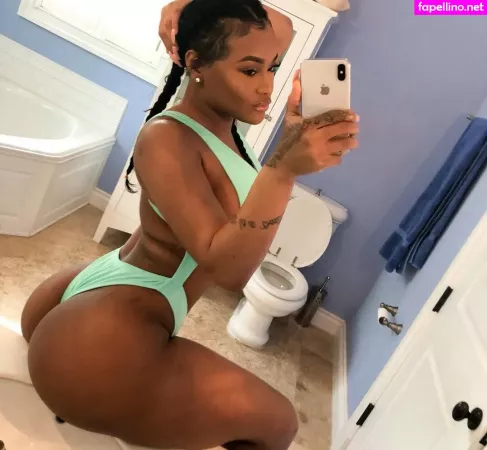 Lira Galore OnlyFans Thumbnail #U3qkbQ2daZ