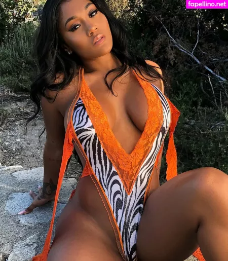 Lira Galore OnlyFans Thumbnail #nVd6EgDnBA