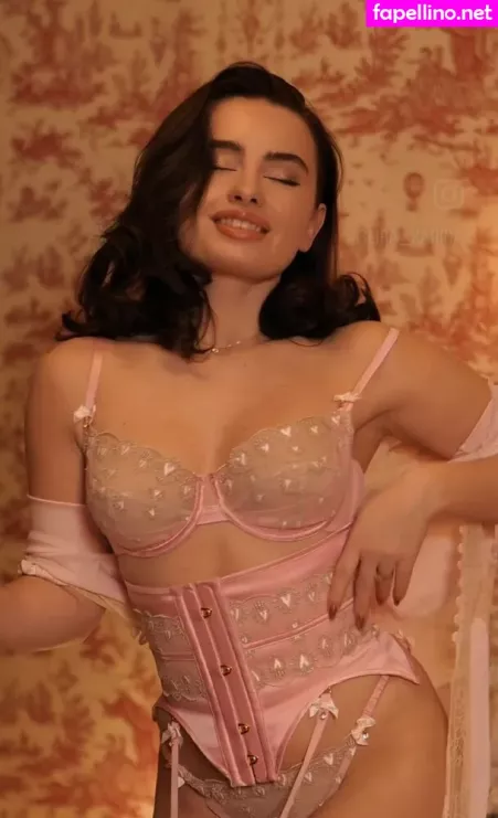 Lira Karina OnlyFans Thumbnail #8ueKyahiqh