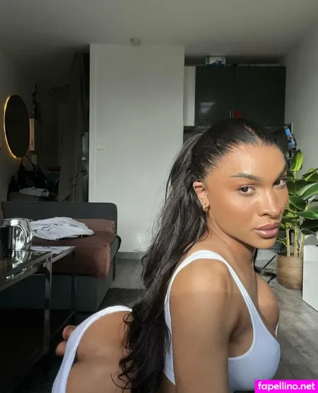 Lirabae OnlyFans Thumbnail #U1W3VdQd0P