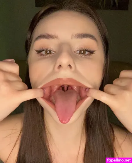 Liroshka OnlyFans Thumbnail #QKEiY9JmtD