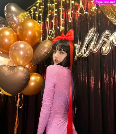 Lisa 1 OnlyFans Thumbnail #3RFSIO8ZUh