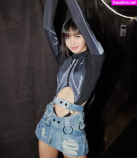 Lisa 1 OnlyFans Thumbnail #M09gLrNjqQ