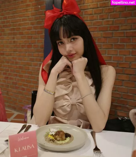 Lisa 1 OnlyFans Thumbnail #iruwdLgGJ3