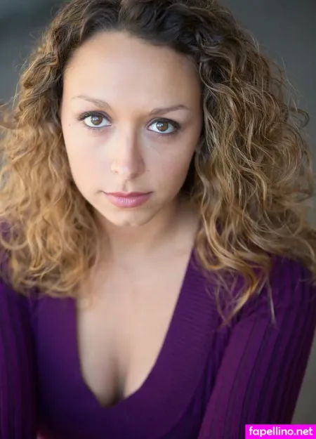 Lisa Dee OnlyFans Thumbnail #wWeY7E2dCO