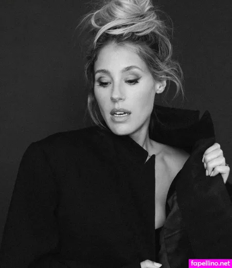 Lisa Gilroy OnlyFans Thumbnail #sUDeJ3lLbQ