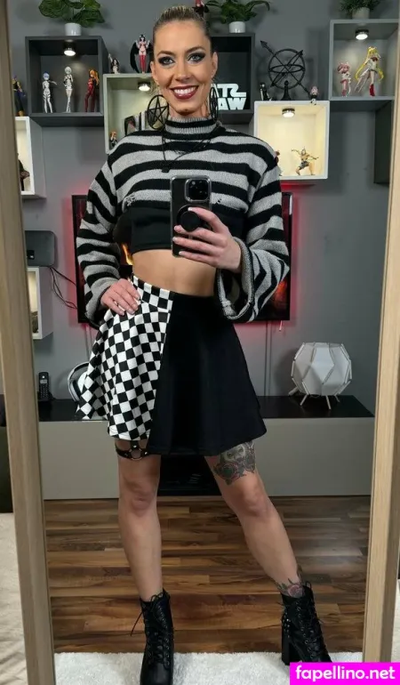 Lisa Luchs OnlyFans Thumbnail #MPc4sssApE