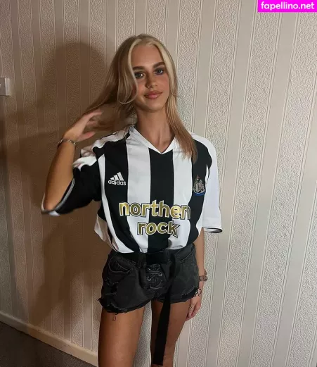 Lisa Price OnlyFans Thumbnail #nVbNAyQ1p3